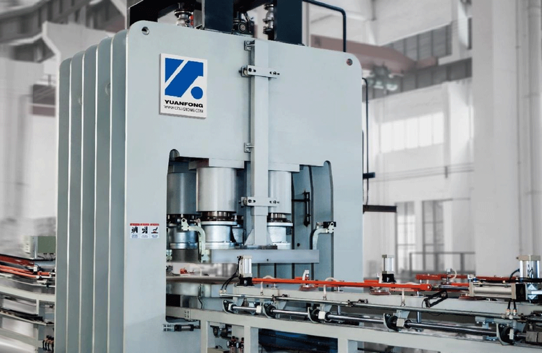 Longitudinal short cycle production line